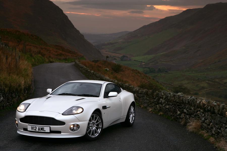  Aston Martin V12 Vanquish S 2004 года  (UK) (фото 31 из 37)